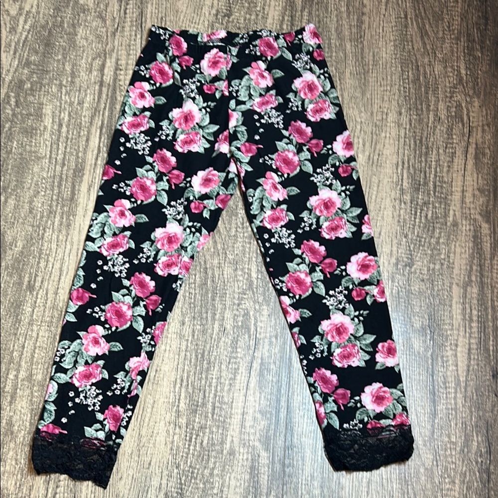 NWOT Kristin Nicole Floral Leggings with Lace Trim
